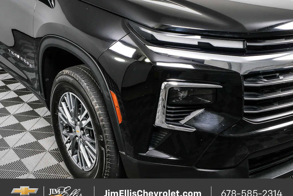 Used 2025 Chevrolet Traverse LT FWD image 37