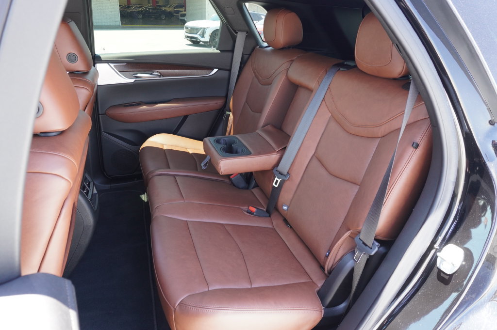 New 2025 Cadillac XT5 Sportv w/ Technology Package AWD/4WD image 9