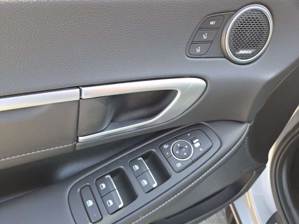Used 2025 Hyundai Sonata Limited FWD image 32