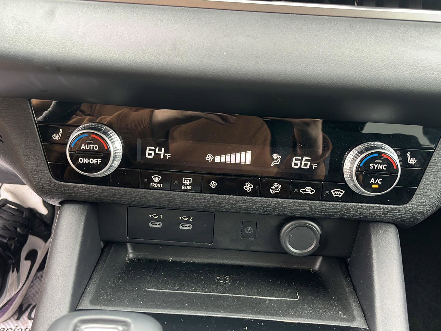 Used 2025 Mitsubishi Outlander SE image 19