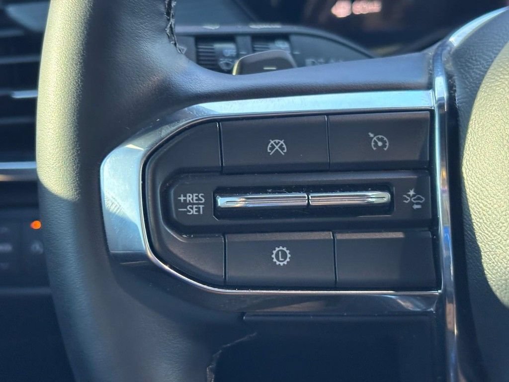 Used 2025 GMC Acadia Elevation w/ Elevation Premium Package FWD image 18