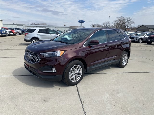Used 2024 Ford Edge SEL w/ Convenience Package image 3