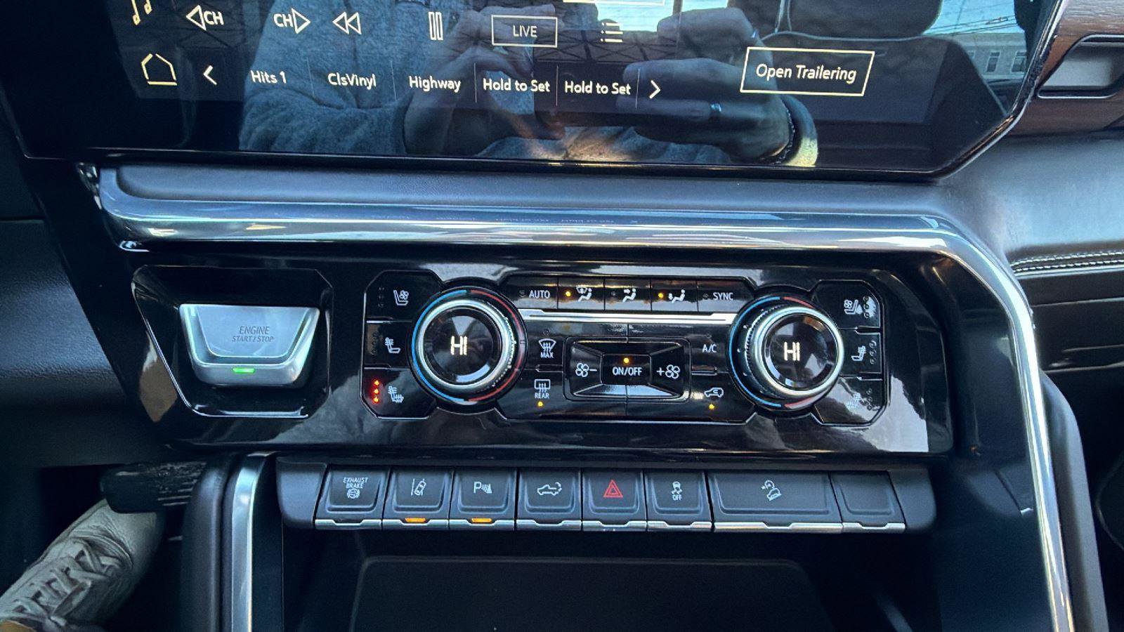 Used 2024 GMC Sierra 2500 Denali Ultimate w/ Snow Plow Prep/Camper Package image 12