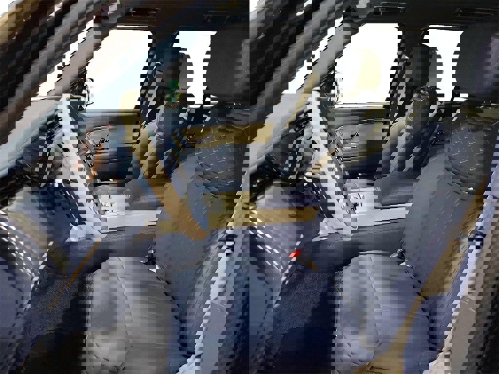 New 2024 Land Rover Range Rover SV image 13