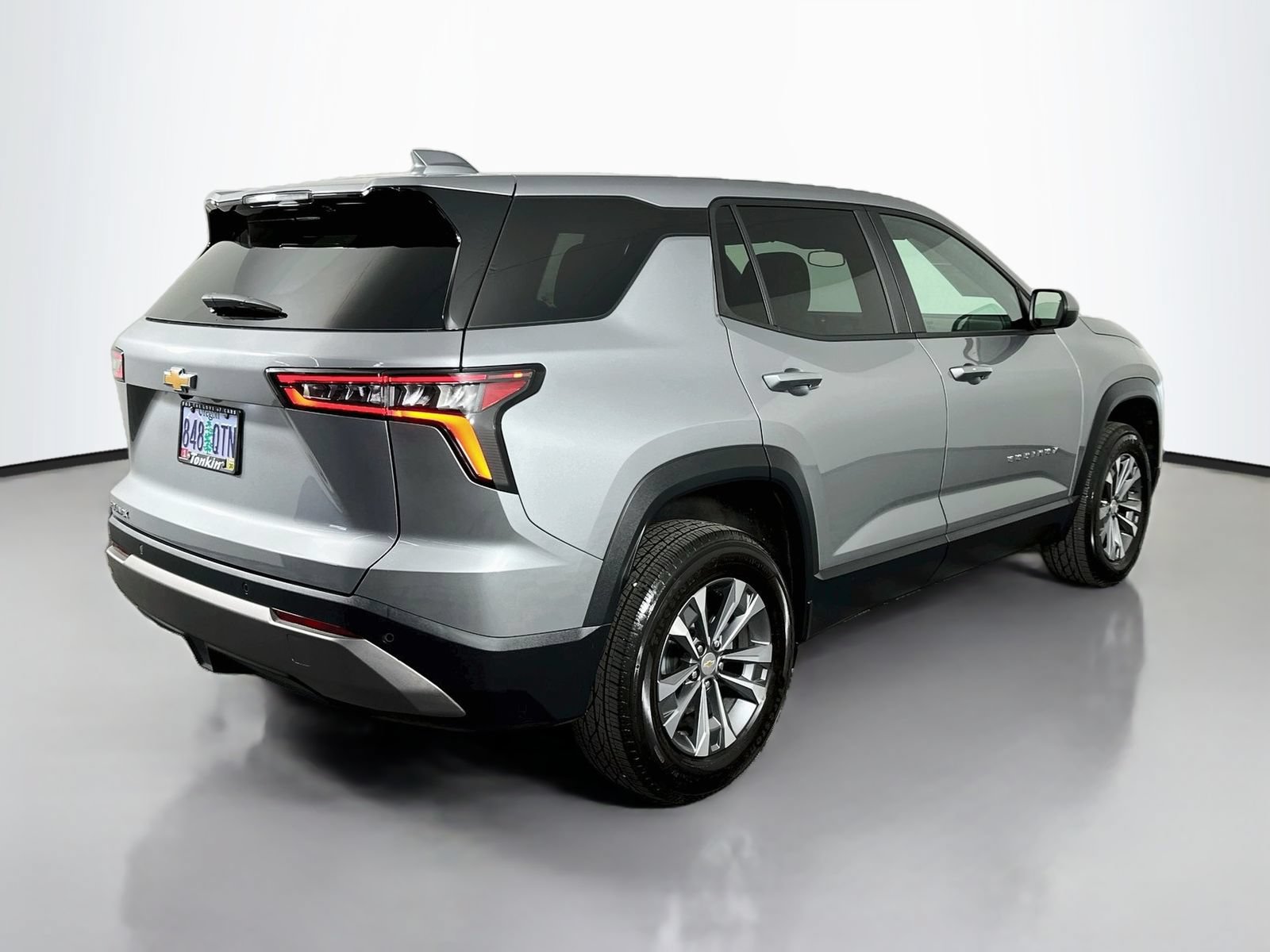 Used 2026 Chevrolet Equinox LT FWD image 8
