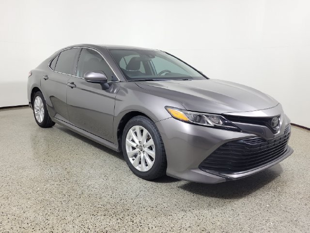 Used 2020 Toyota Camry LE FWD image 4