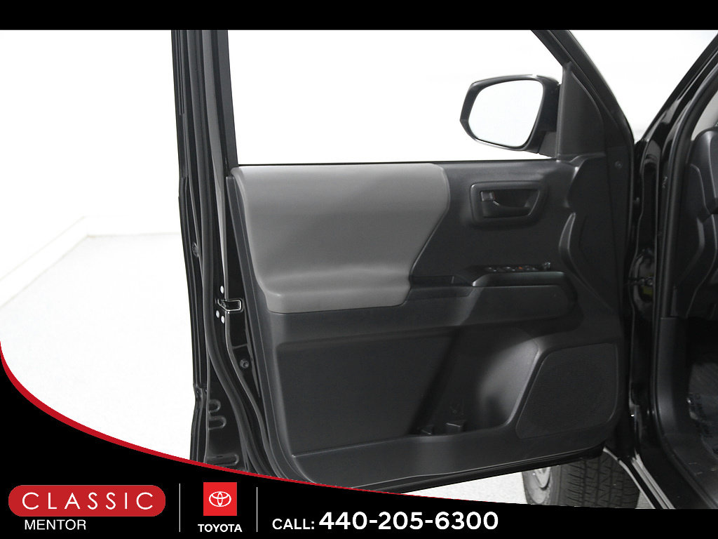 Certified 2023 Toyota Tacoma SR AWD/4WD image 4