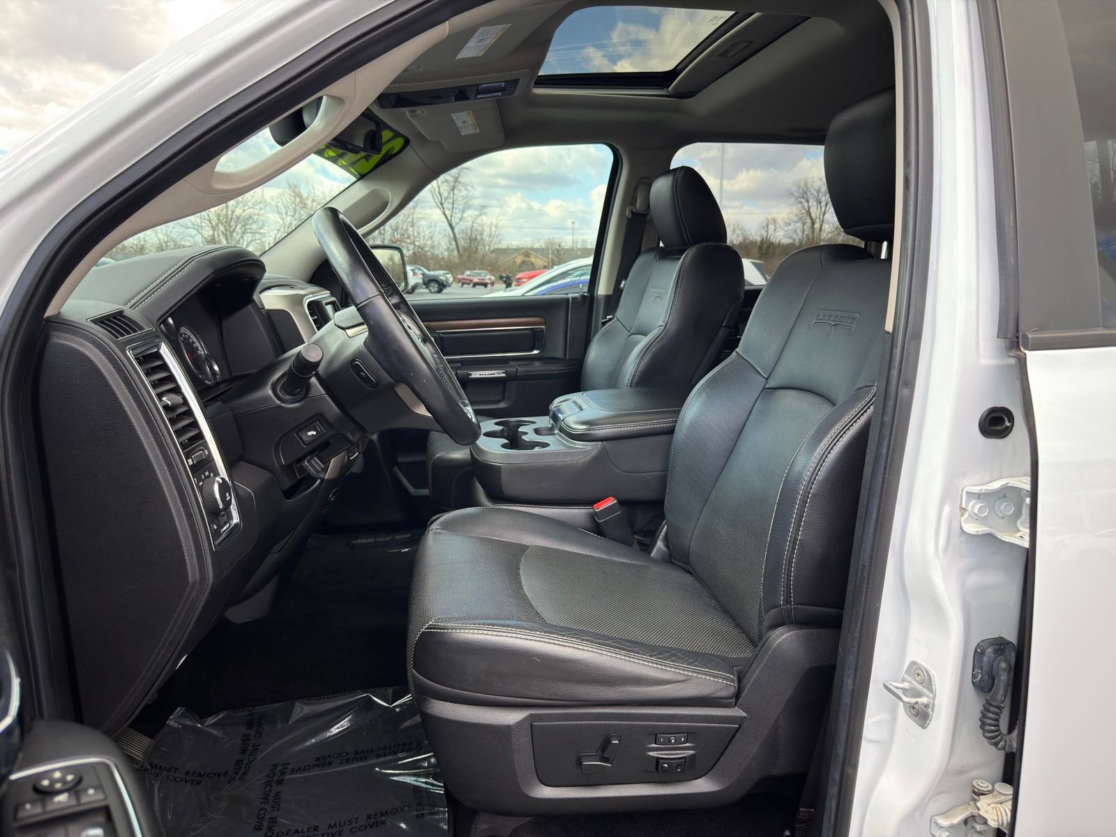 Used 2014 RAM 1500 Laramie w/ Convenience Group image 13