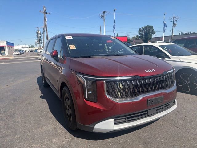 Used 2025 Kia Carnival FWD image 3