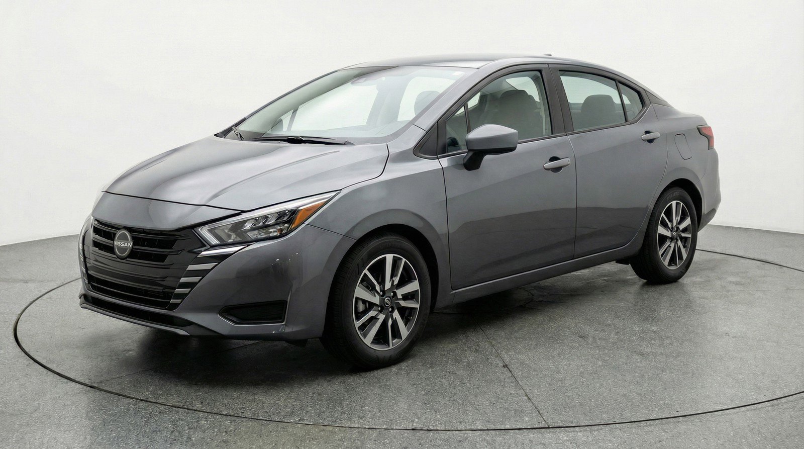 Used 2025 Nissan Versa SV image 3