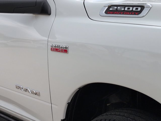 Used 2022 RAM 2500 Tradesman w/ Chrome Appearance Group AWD/4WD image 12