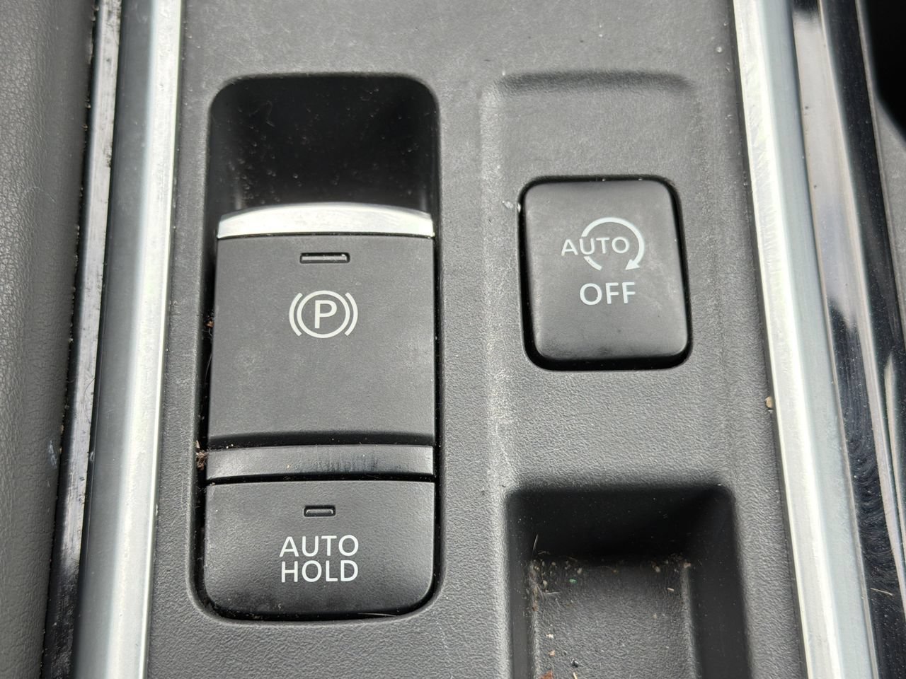 Certified 2025 Nissan Pathfinder SV FWD image 8