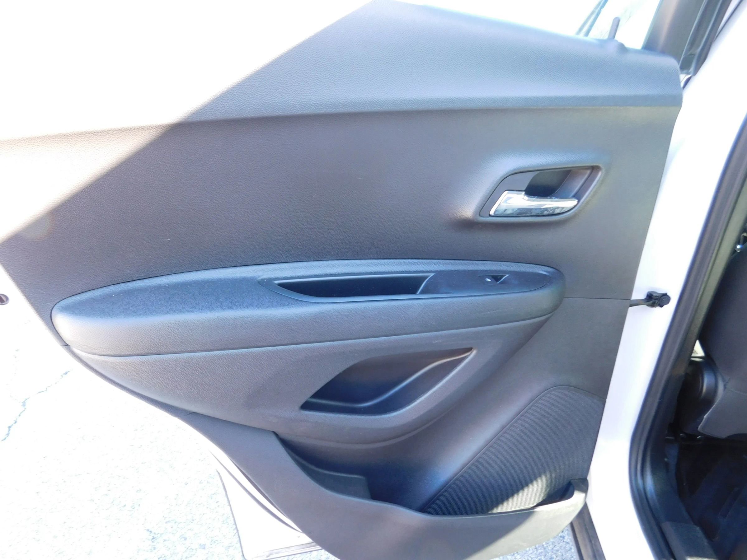 Used 2018 Chevrolet Trax LS image 8