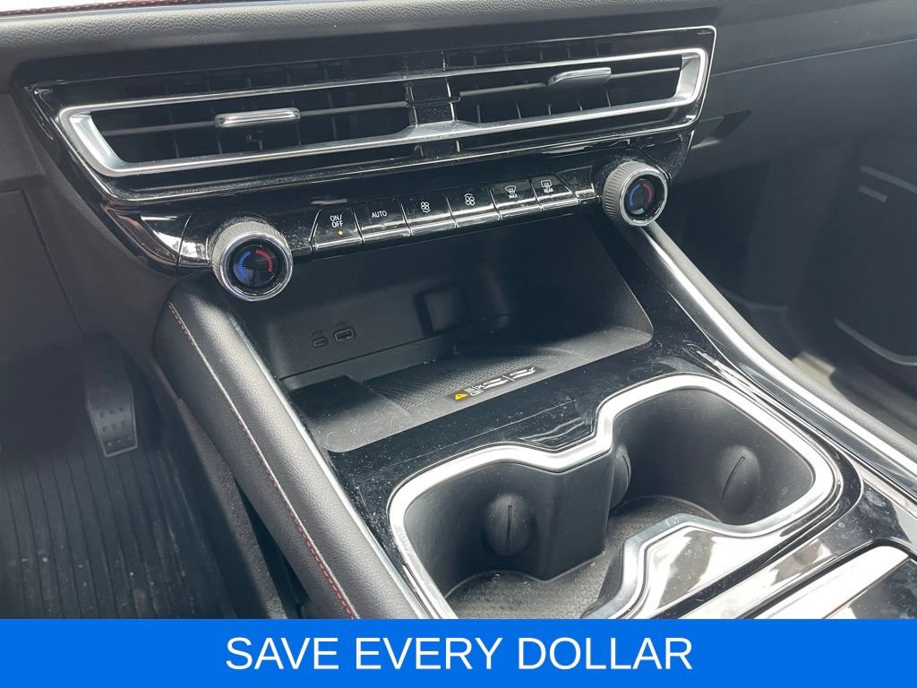 Used 2026 Chevrolet Traverse RS w/ LPO, Floor Liner Package FWD image 12