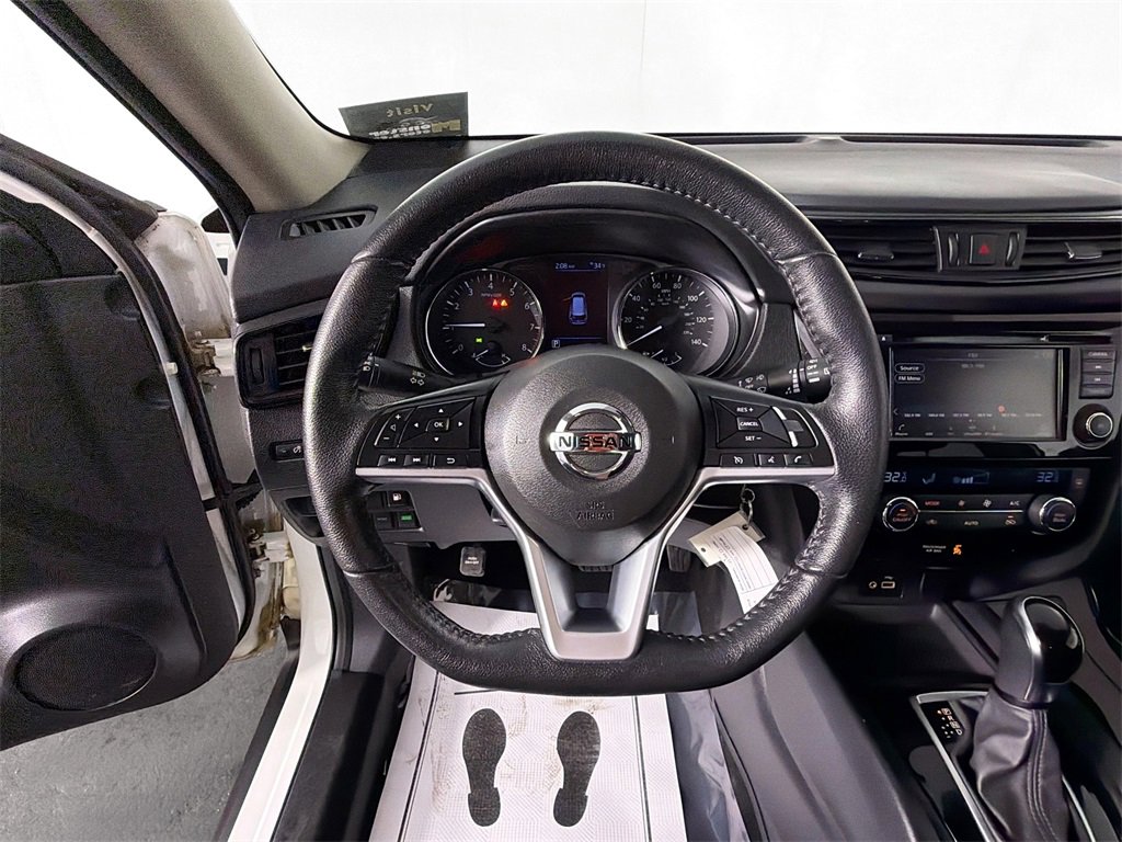 Used 2020 Nissan Rogue S image 11