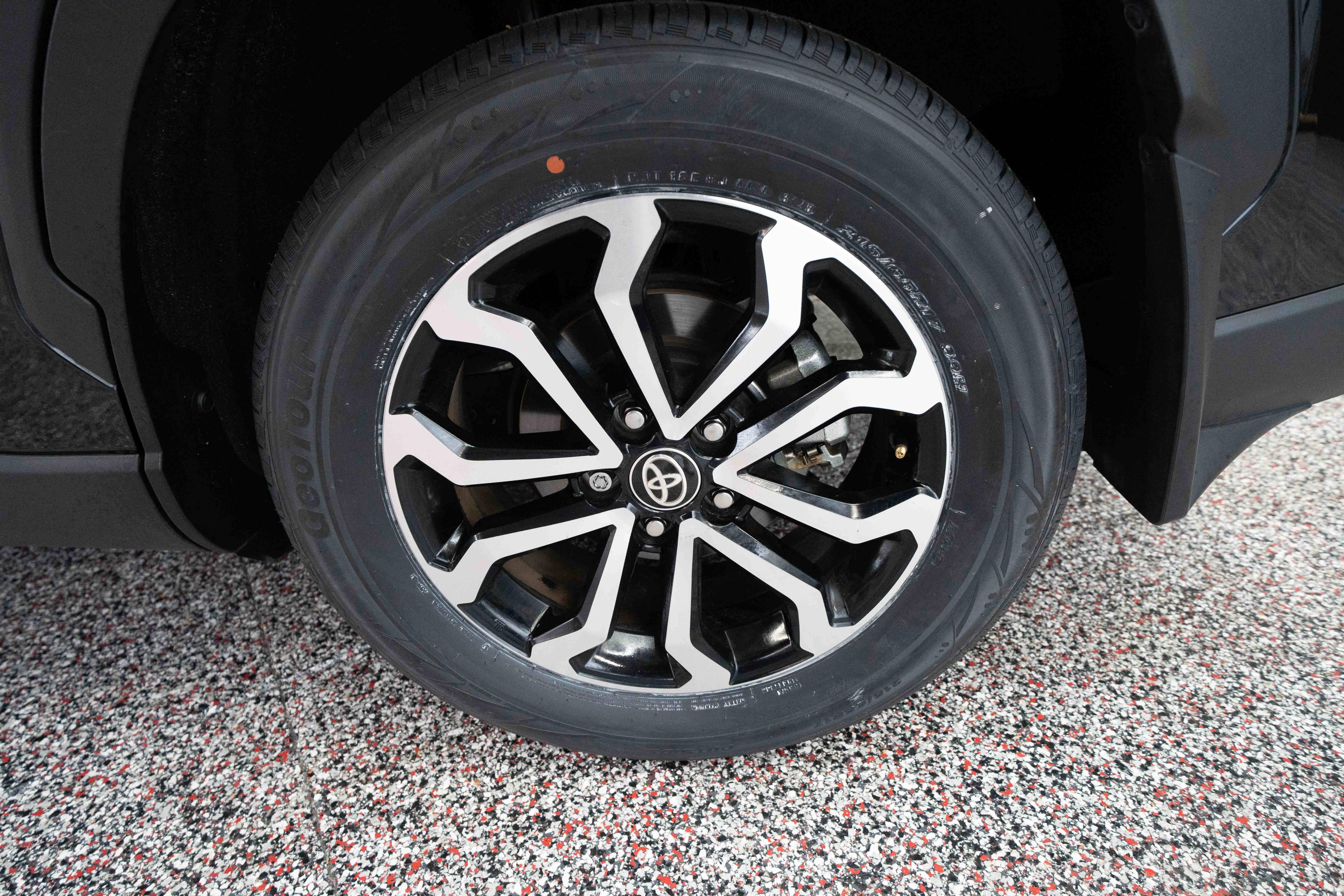 Used 2023 Toyota Corolla Cross SE image 29