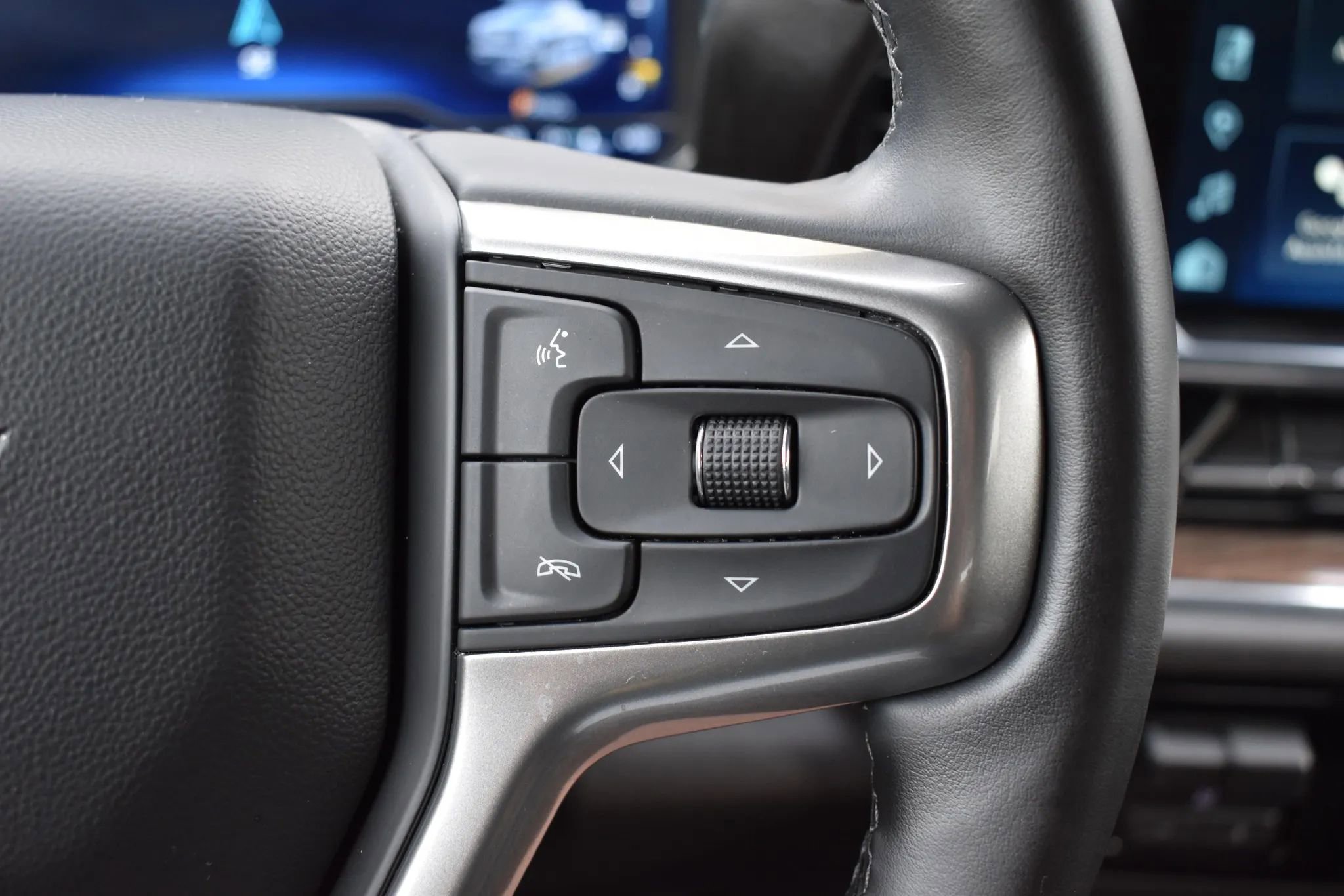 Used 2024 Chevrolet Silverado 1500 LT w/ Z71 Off-Road Package AWD/4WD image 18