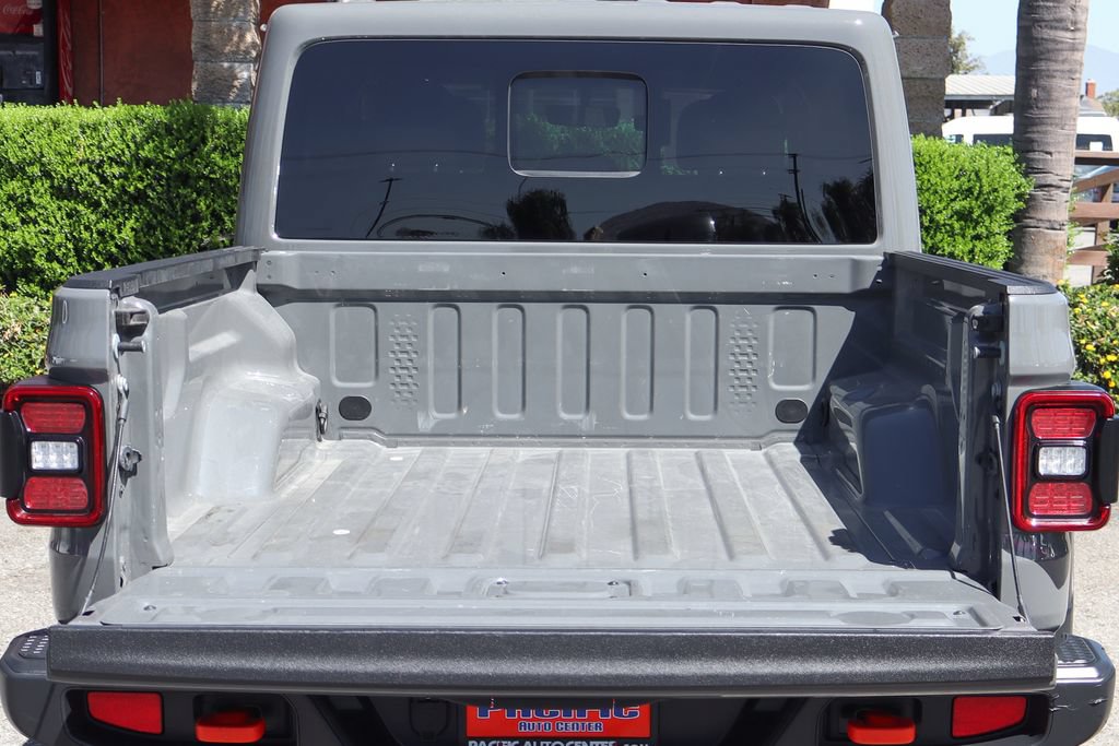 Used 2023 Jeep Gladiator Mojave w/ LED Lighting Group AWD/4WD image 8