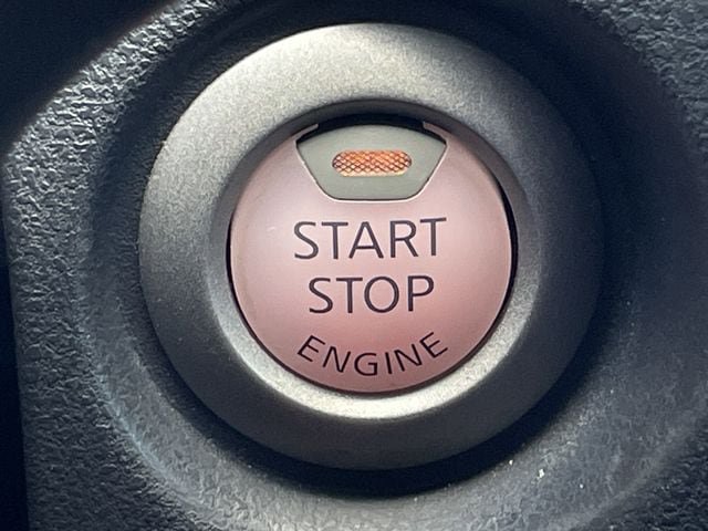 Used 2015 Nissan Juke SV w/ Technology Package FWD image 22