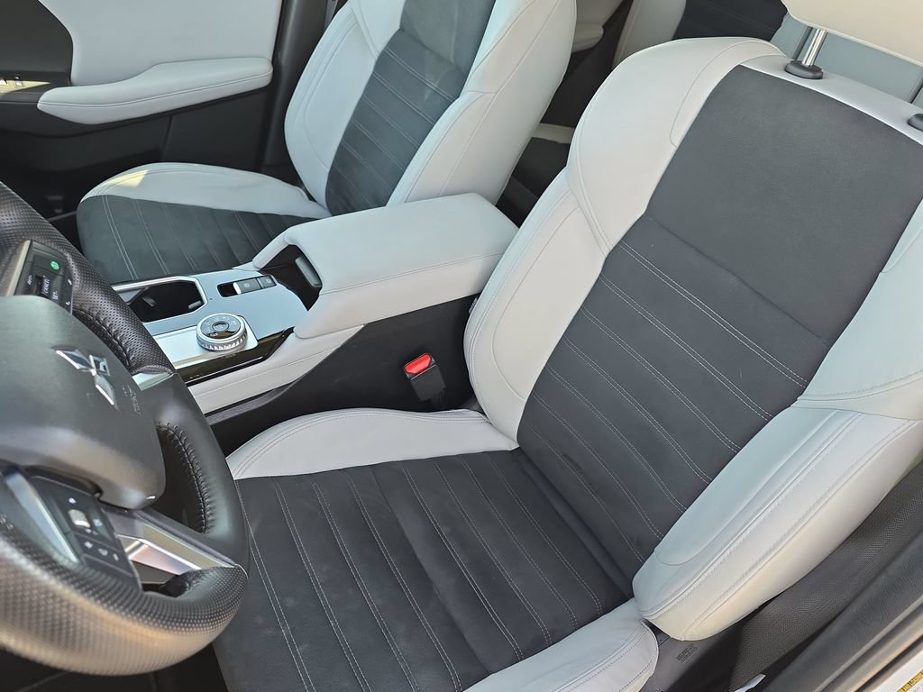Used 2025 Mitsubishi Outlander SE AWD/4WD image 16
