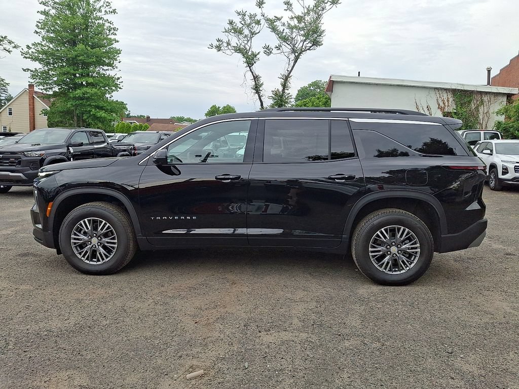 Used 2026 Chevrolet Traverse LT w/ Driver Confidence Package AWD/4WD image 4