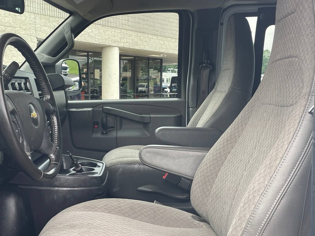 Used 2021 Chevrolet Express 2500 w/ Driver Convenience Package RWD image 2