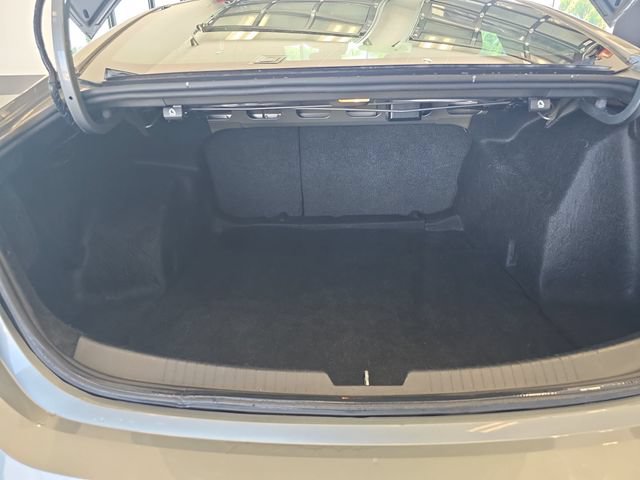 Used 2023 Chevrolet Malibu LT FWD image 12