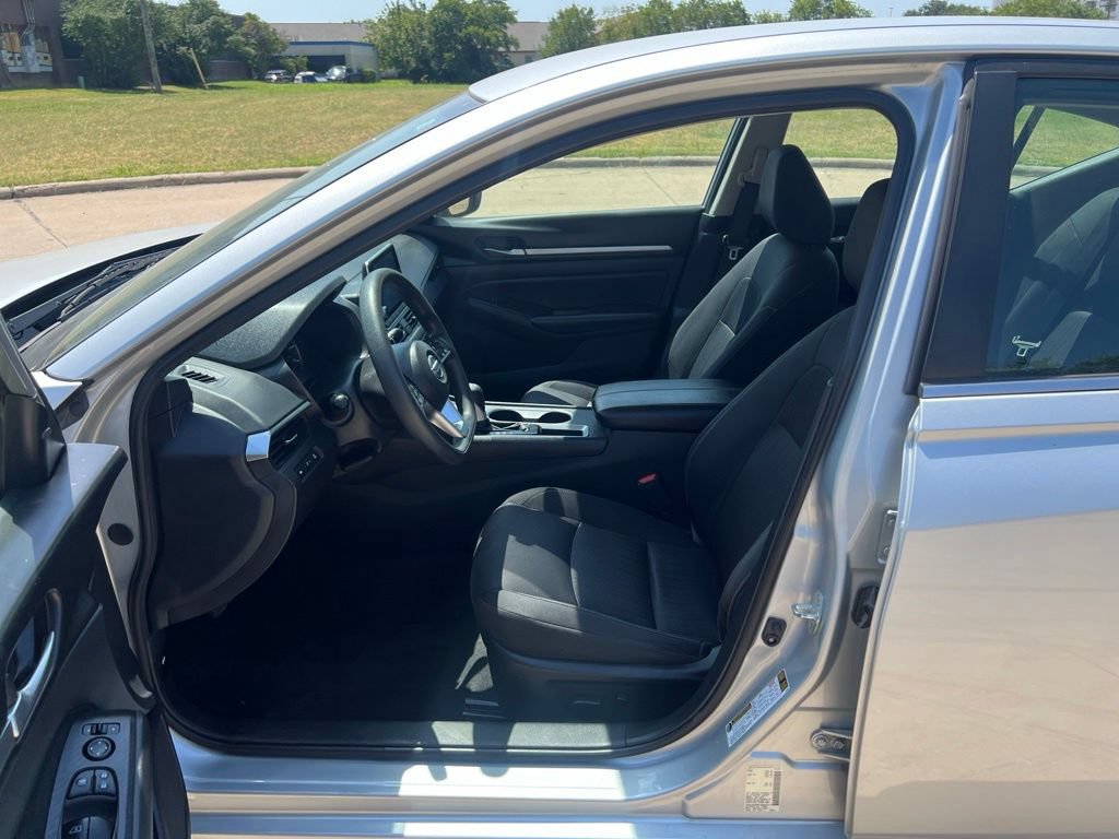 Used 2022 Nissan Altima 2.5 SV FWD image 5