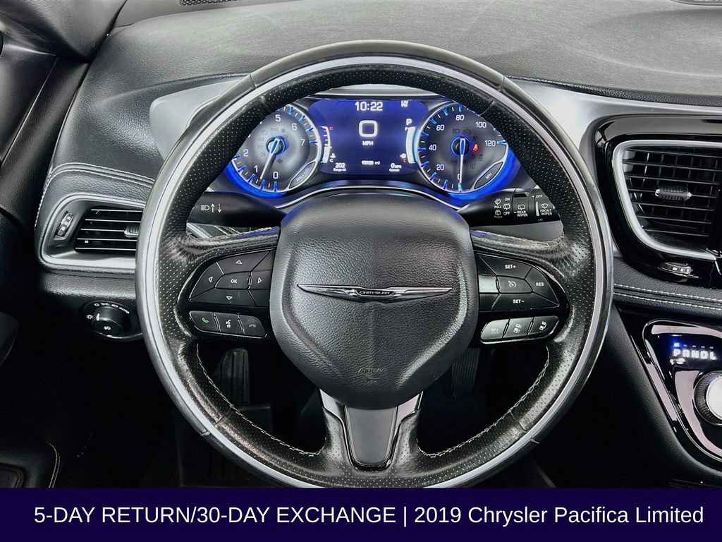 Used 2019 Chrysler Pacifica Limited w/ Advanced Safetytec Group FWD image 14