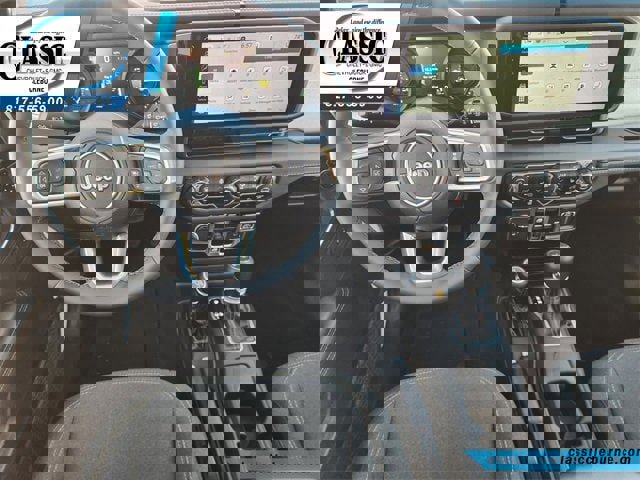 Used 2025 Jeep Wrangler Sahara image 3