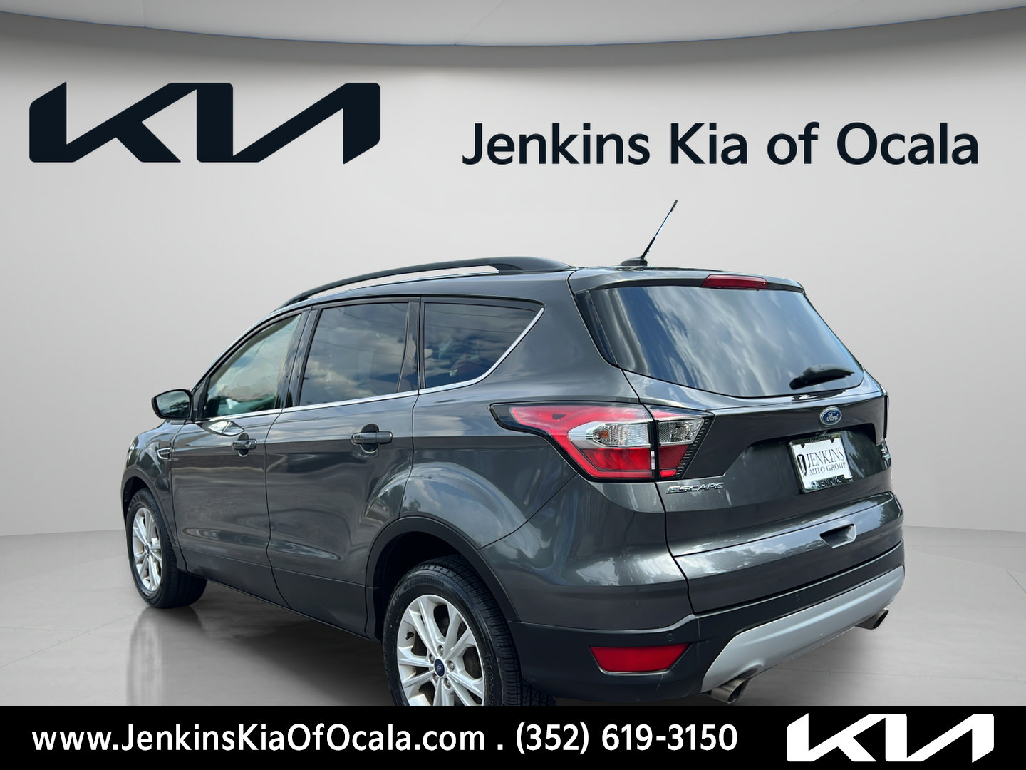 Used 2017 Ford Escape SE w/ Equipment Group 201A AWD/4WD image 6