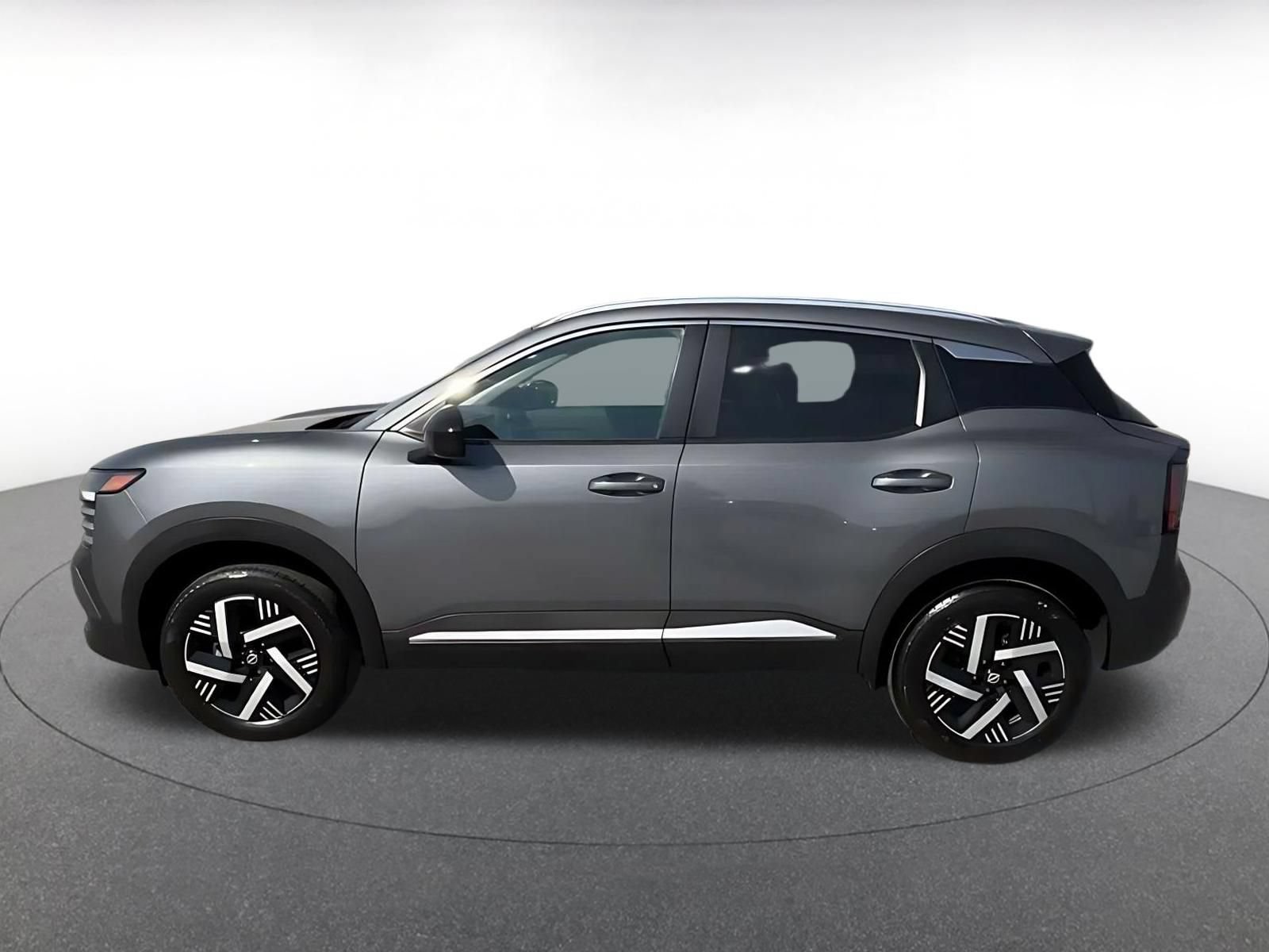 Used 2026 Nissan Kicks SV w/ Cold Weather Package FWD image 9