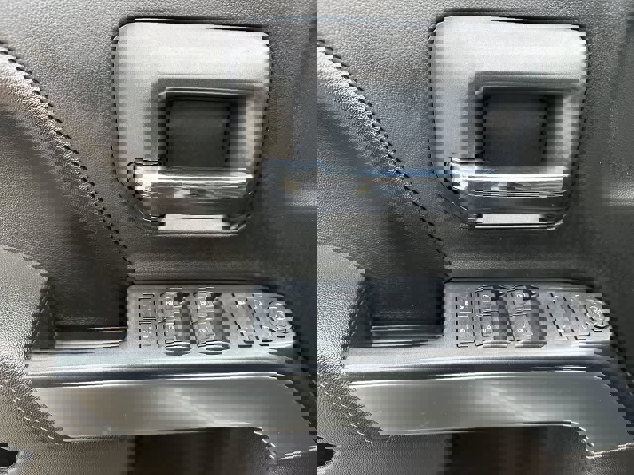 Used 2016 Chevrolet Silverado 2500 LT w/ LT Convenience Package image 18