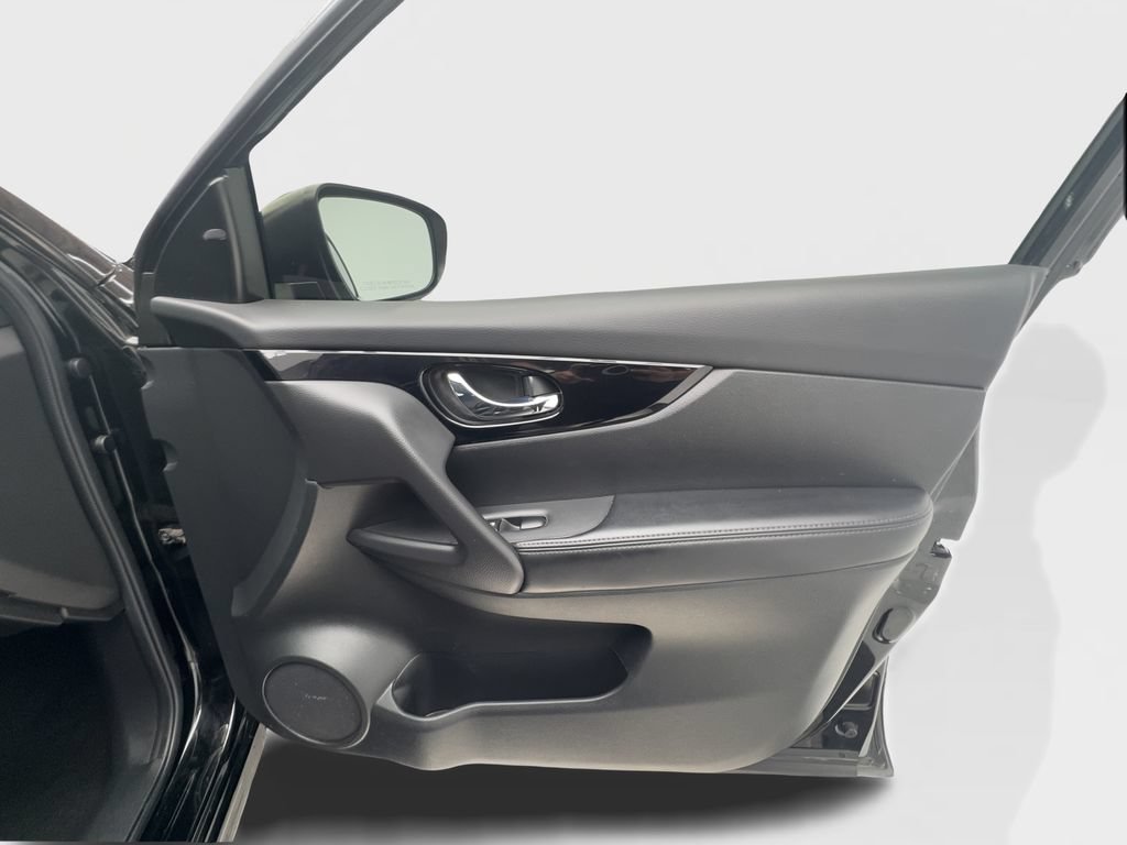 Used 2020 Nissan Rogue Sport SV FWD image 31