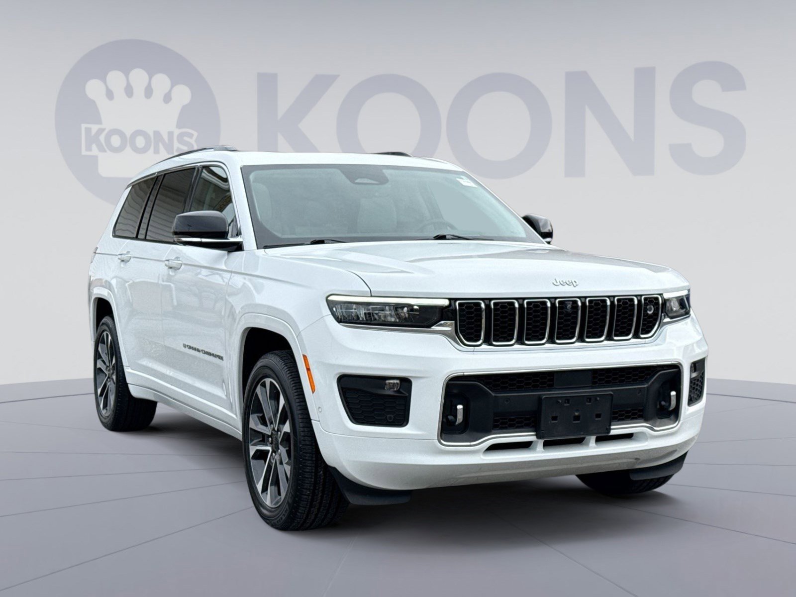 Used 2023 Jeep Grand Cherokee L Overland w/ Advanced Protech Group III image 10