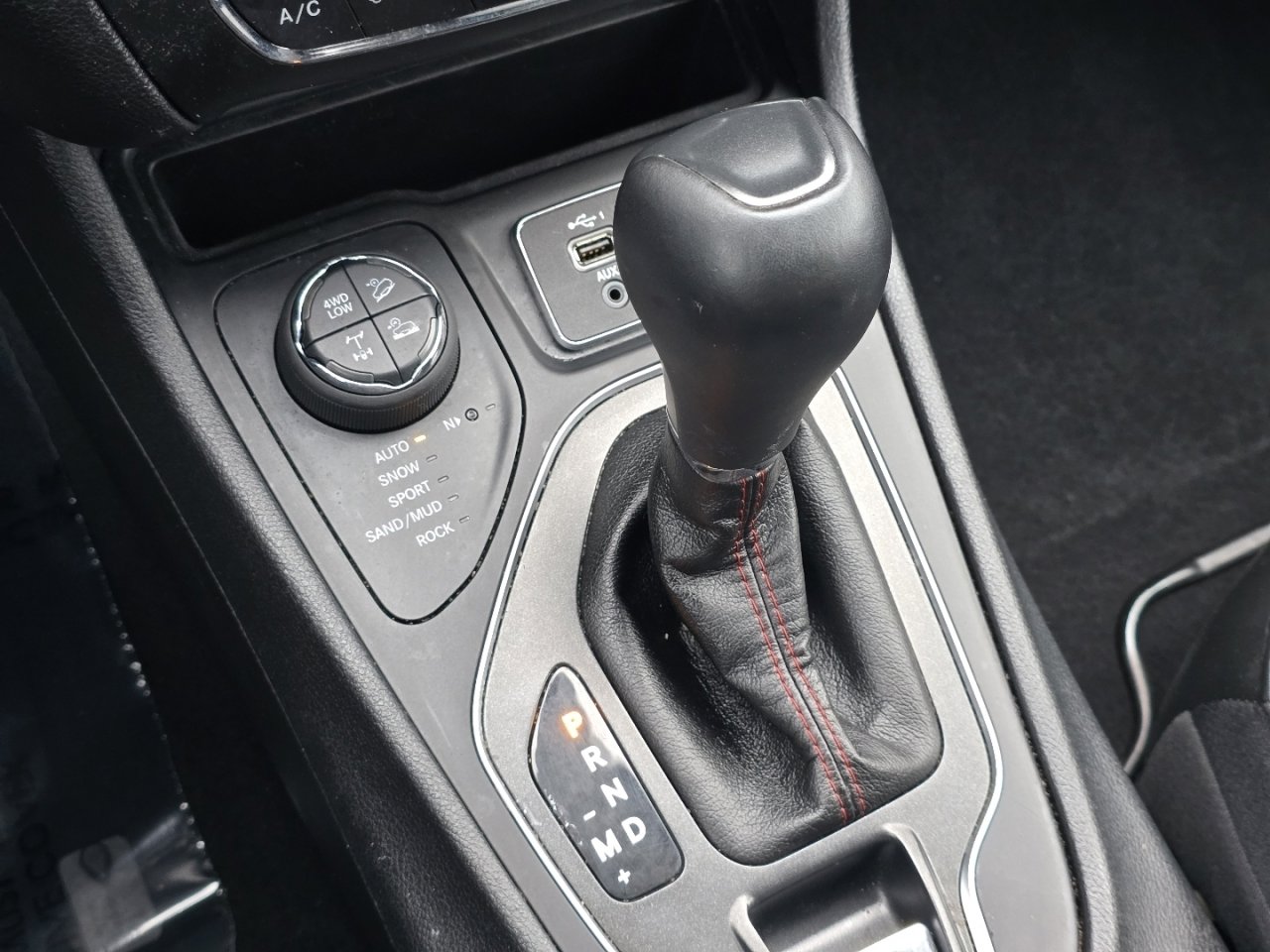 Used 2020 Jeep Cherokee Trailhawk w/ Cold Weather Group image 29