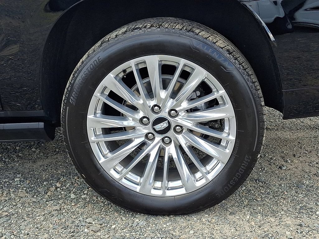 Certified 2026 Cadillac Escalade ESV Luxury w/ LPO, Floor Liner Package AWD/4WD image 32