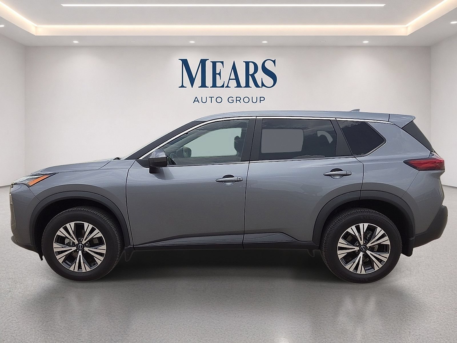 Used 2023 Nissan Rogue SV FWD image 2