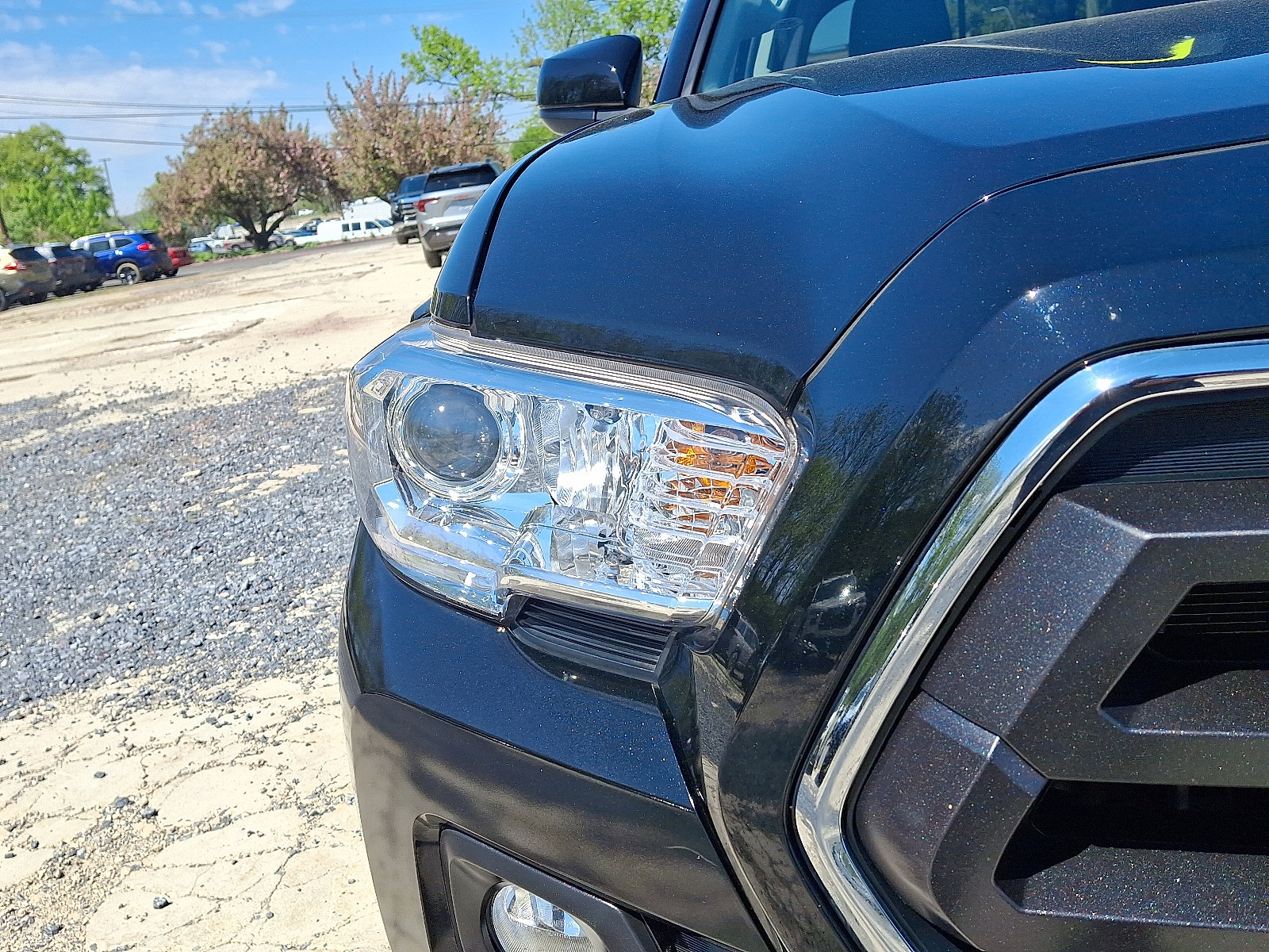 Used 2022 Toyota Tacoma SR5 AWD/4WD image 11