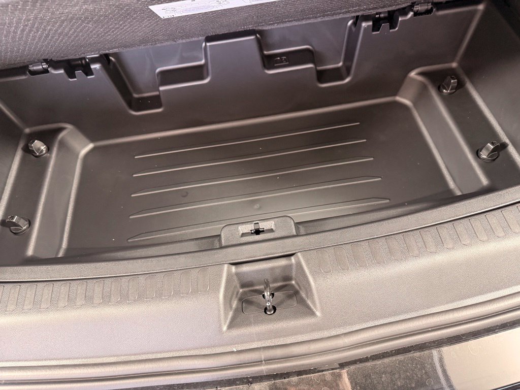 New 2026 Chevrolet Traverse RS w/ LPO, Floor Liner Package AWD/4WD image 13