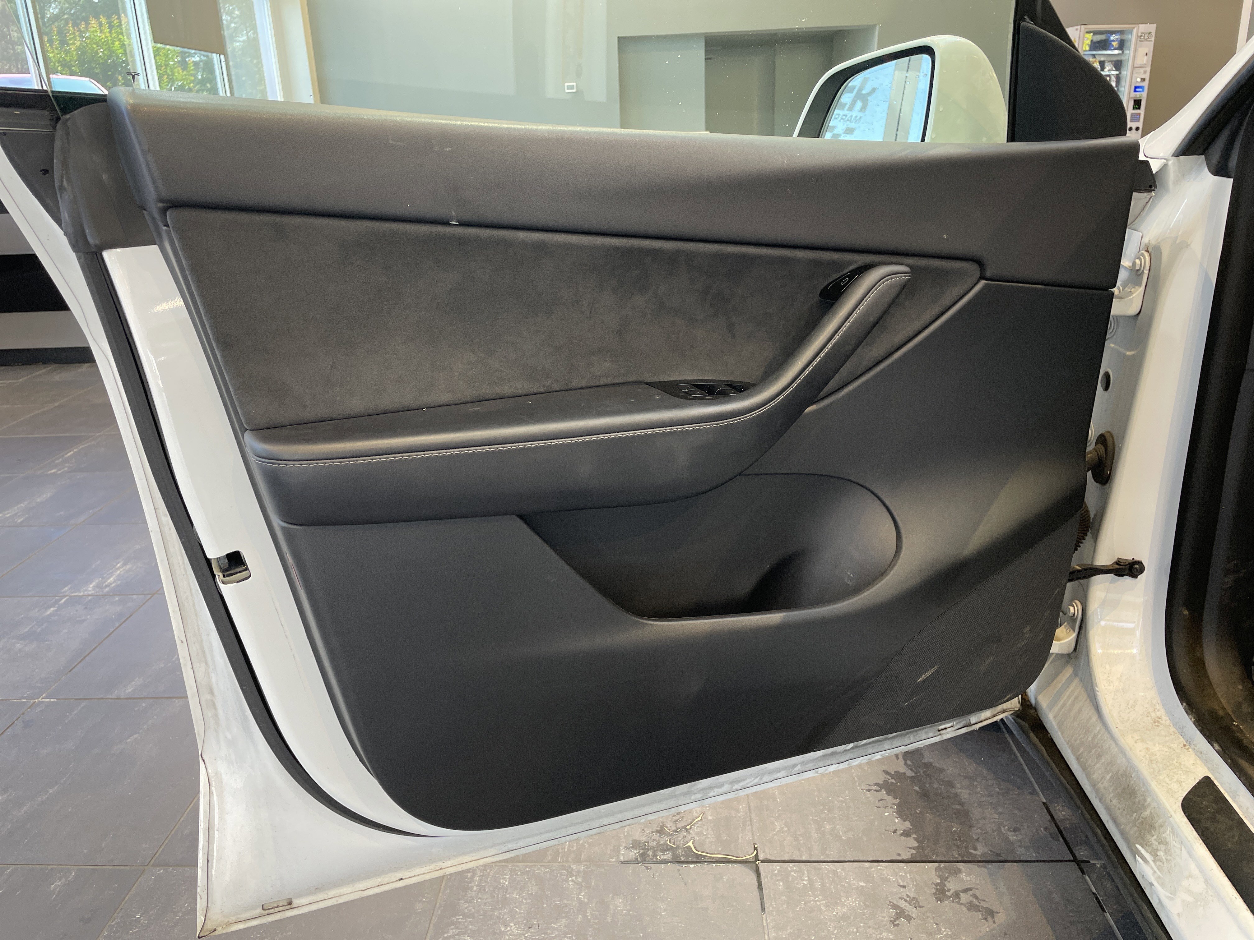 Used 2021 Tesla Model Y Long Range AWD/4WD image 14