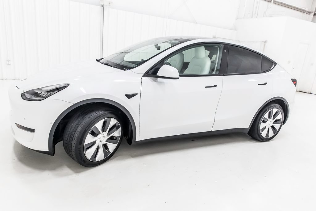 Used 2021 Tesla Model Y 2WD image 4