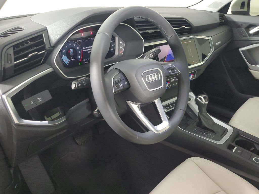 Used 2024 Audi Q3 2.0T Premium AWD/4WD image 24