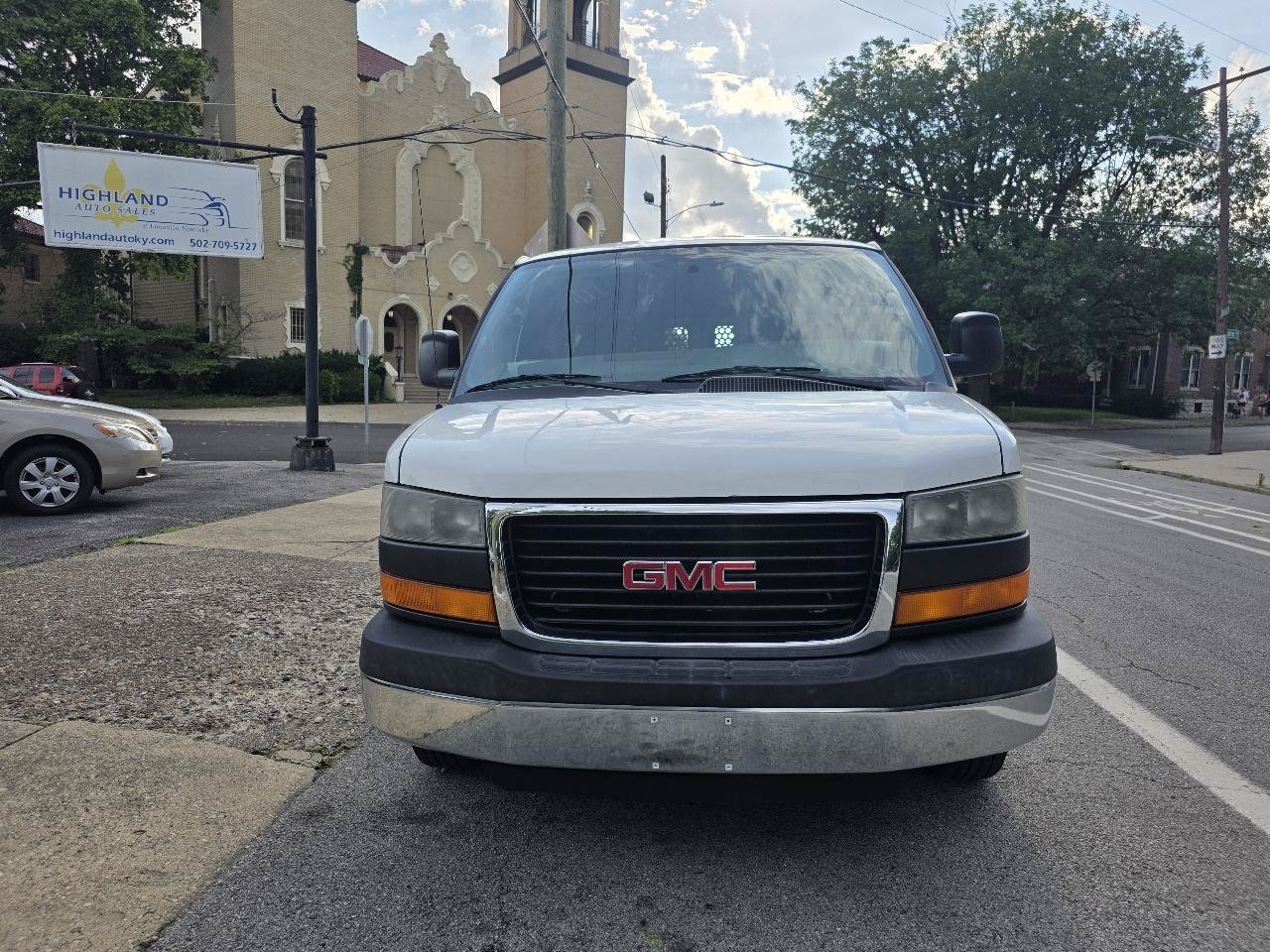 Used 2014 GMC Savana 2500 RWD image 8