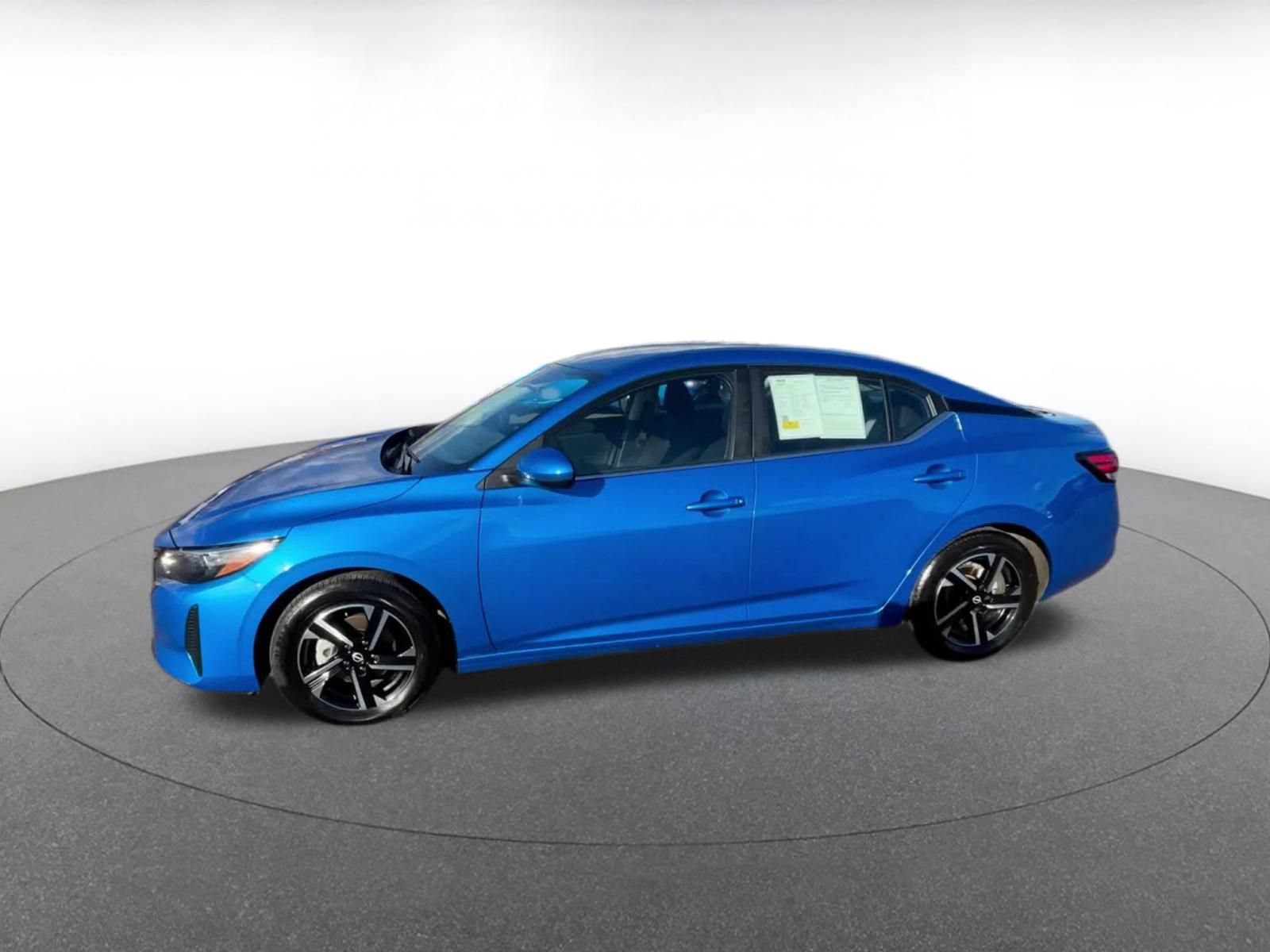 Used 2025 Nissan Sentra SV FWD image 9