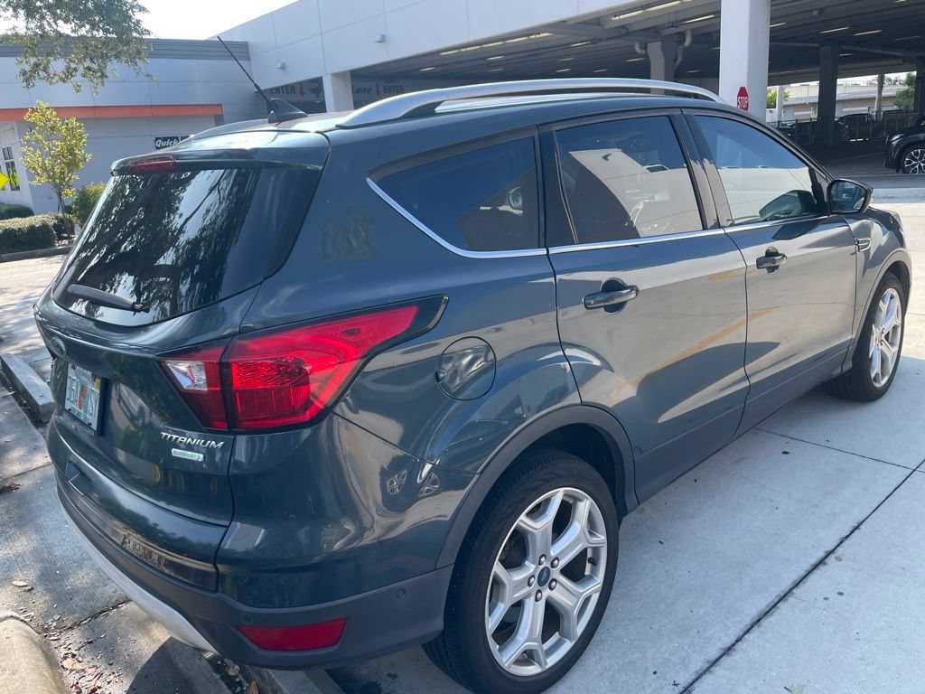 Used 2019 Ford Escape Titanium FWD image 3