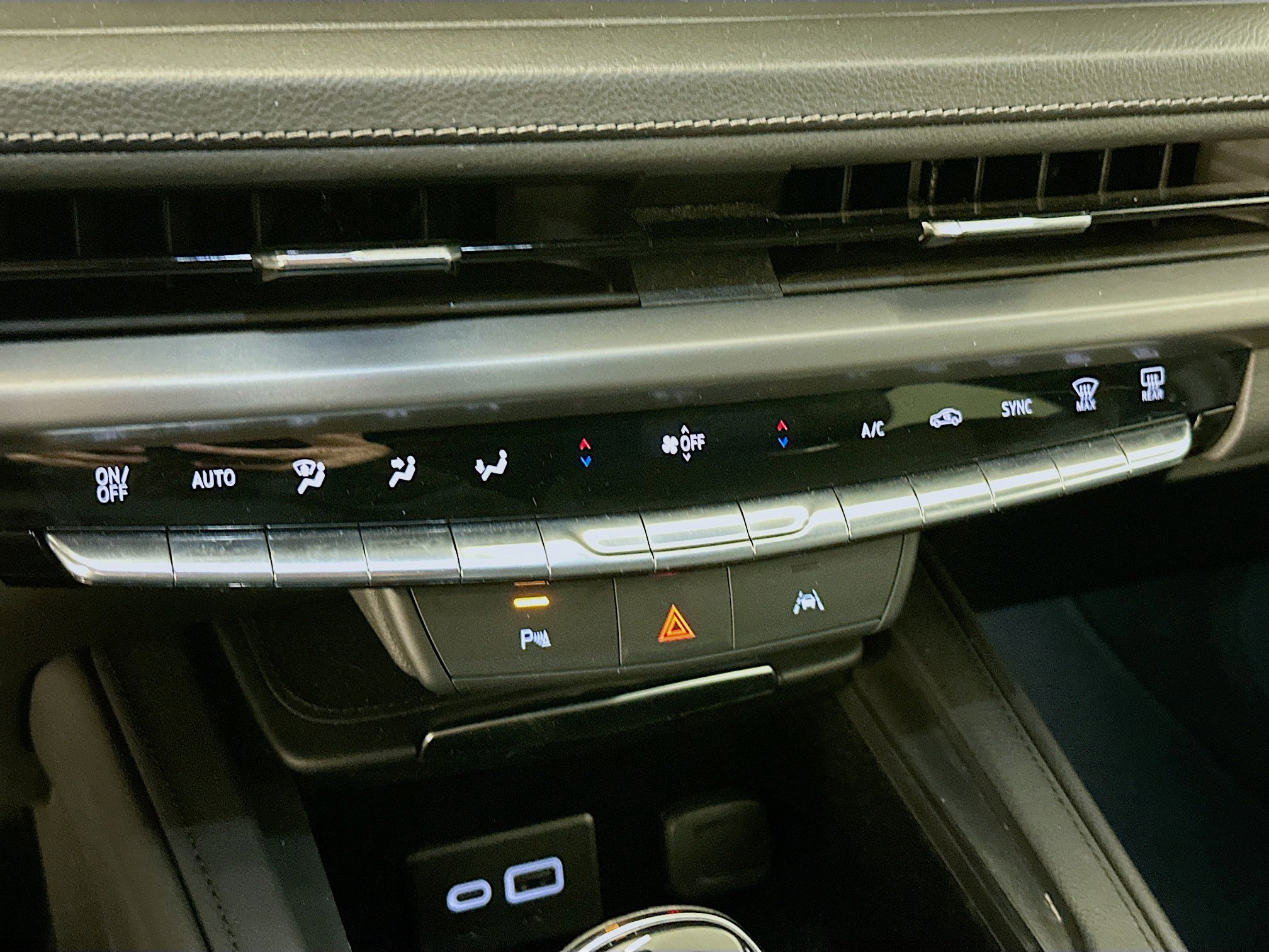 Used 2024 Cadillac XT4 Premium Luxury image 24