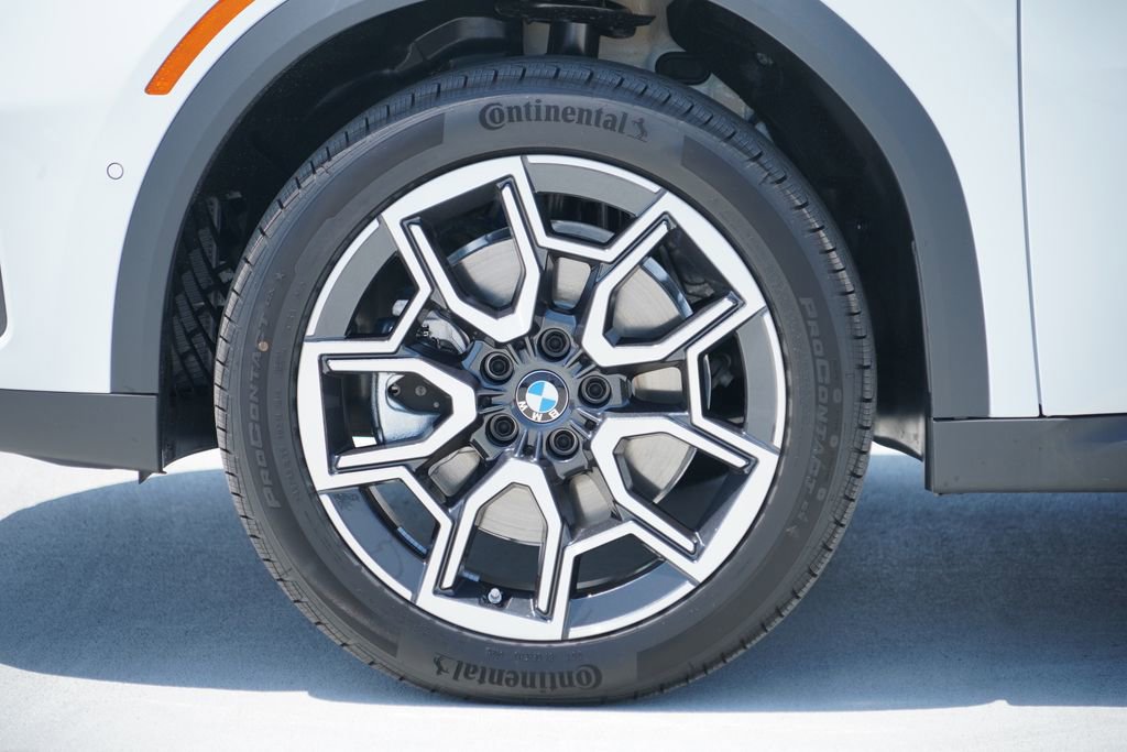 New 2026 BMW X2 xDrive28i w/ Technology Package AWD/4WD image 5