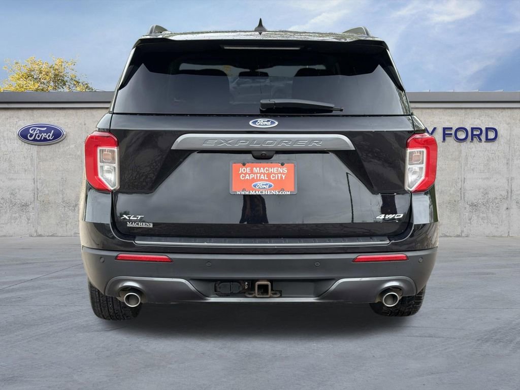 Used 2023 Ford Explorer XLT w/ Equipment Group 202A image 6