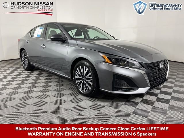Used 2024 Nissan Altima 2.5 SV image 1